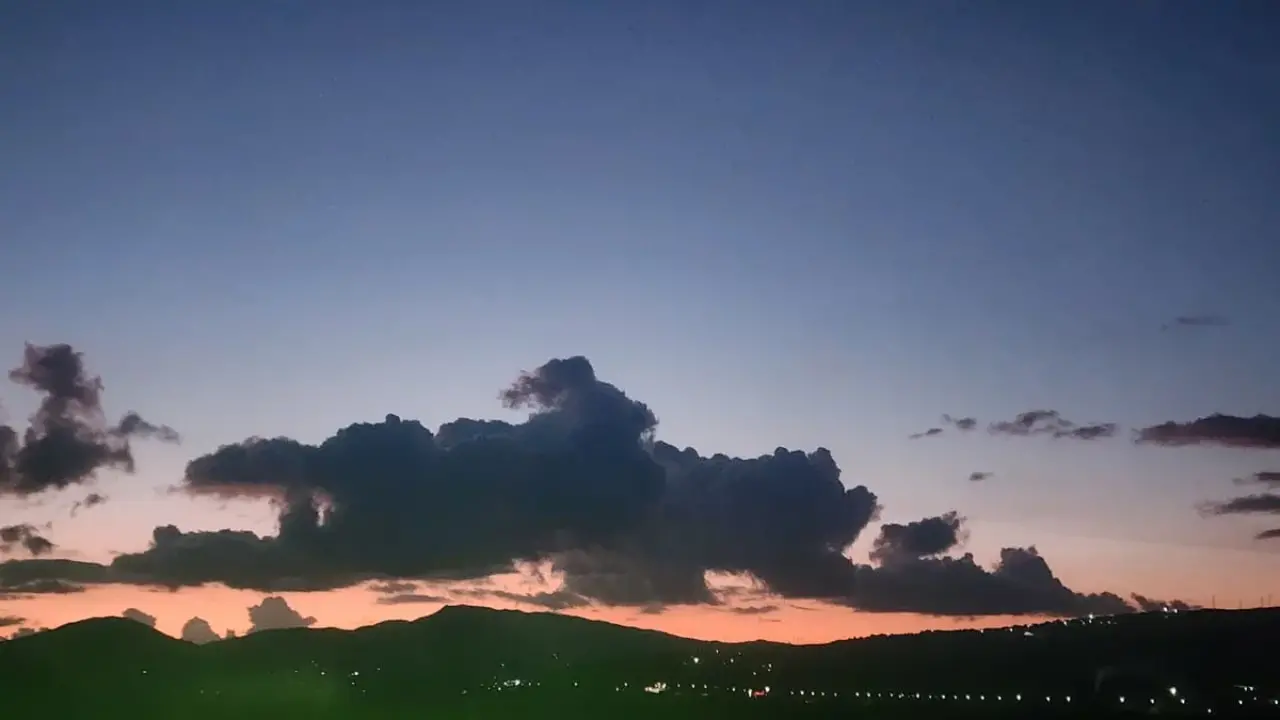 توقعات طقس الأحد في المغرب تشمل أمطاراً خفيفة وضباباً ورياحاً قوية إقليمياً